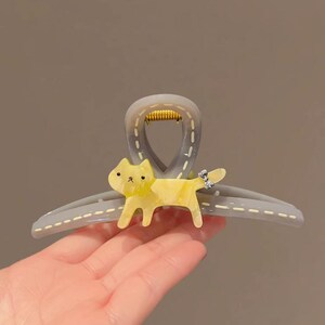 リバーシブルキャットヘアークロー - デザイナーアセテート両面クリップ、オフィスからパーティーまで使えるアップヘアの必需品