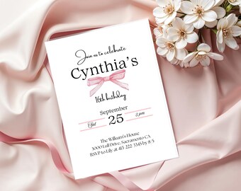 Könnte beinhalten: Eine weiße Einladungskarte mit schwarzem Text, die zu Cynthias 16. Geburtstagsparty am 25. September um 15:00 Uhr einlädt. Die Einladung enthält die Adresse und RSVP-Informationen.