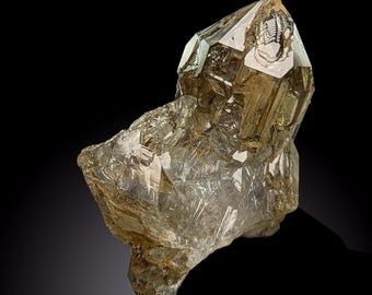 パキスタン、バロチスタン産の 16 カラットのウィンドウ クォーツ