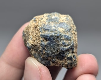 Seltener blauer Saphir aus Afghanistan, natürlicher Rohstein (21 Gramm)