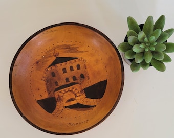 vintage wood bowl handcarved wall art souvenir Gozeborg Swedish decor