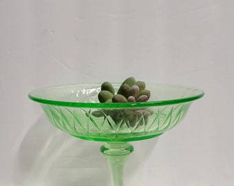 Green uranium vaseline glass pedestal bowl footed bowl