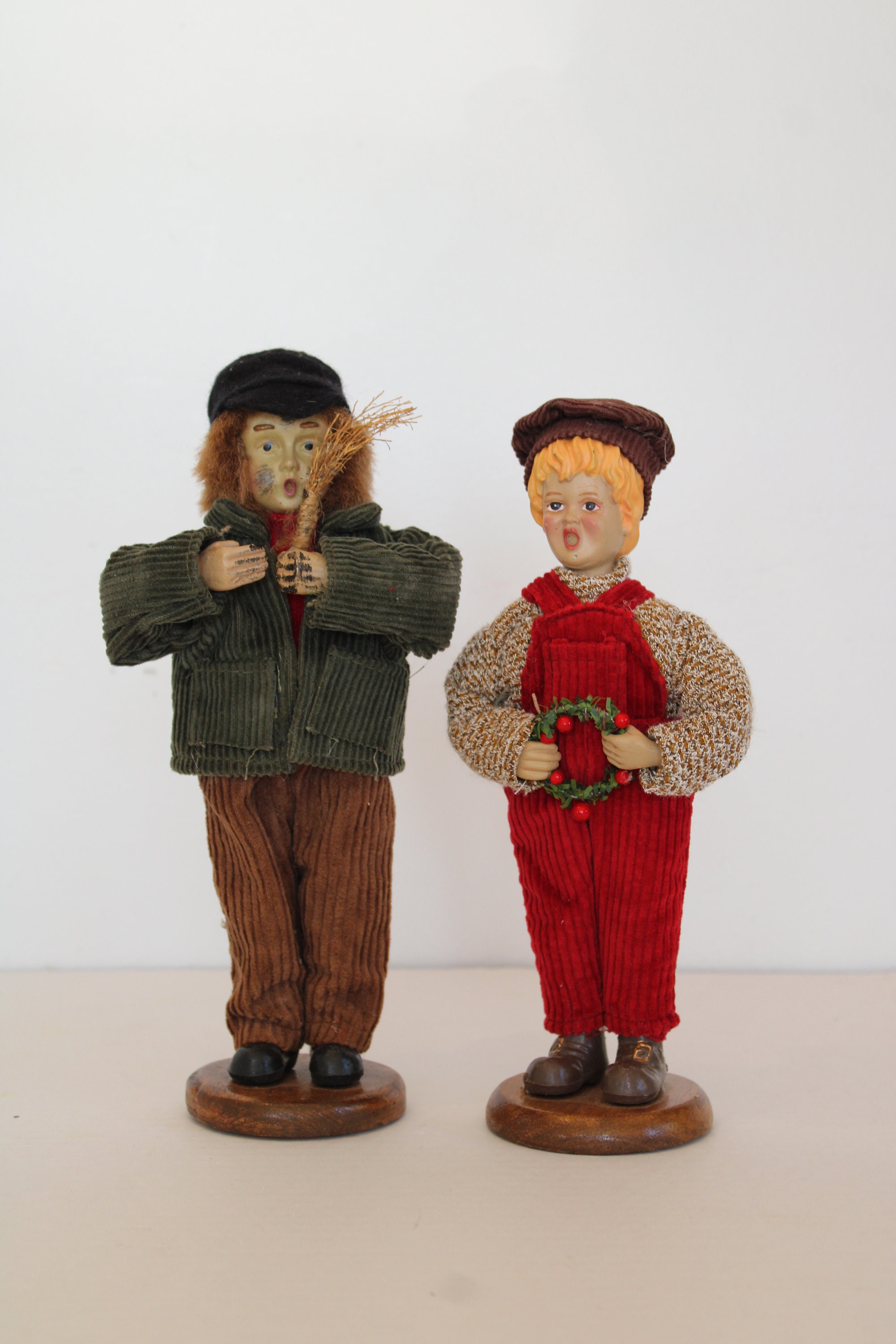 Vintage Christmas Carolers Figurines, Set of Two, Holiday Decor - Etsy