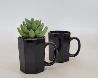 Vintage black mugs octagon Arcoroc vintage french retro kitchen post modern design geometric
