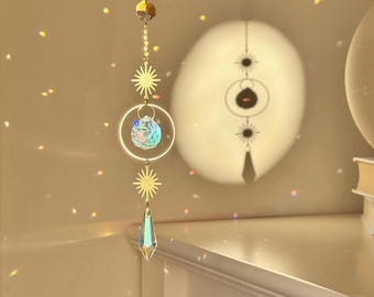 Sonnenfänger mit Kristall, minimalistische Deko, Boho-Fensterhänger, Lichtfänger, Regenbogenmacher, himmlischer Sonnenfänger fürs Fenster