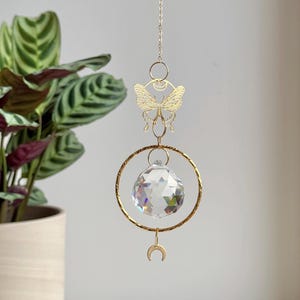 Suncatcher Schmetterling Motte mit Kristall, minimalistische Dekoration, Boho Fensterhänger, Lichtfänger, Regenbogenmacher, himmlischer Sonnenfänger für das Fenster