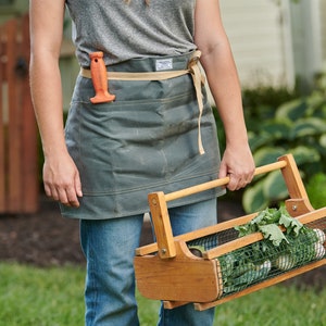 Garden Waist Apron in Wax Cotton | ARTIFACT