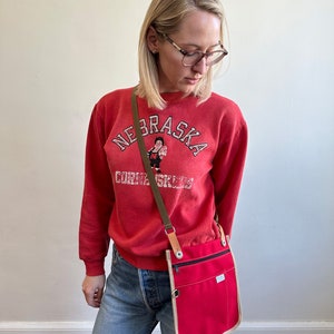 Slanke crossbody en tasorganizer ARTEFACT-handgemaakt in Omaha, NE afbeelding 10