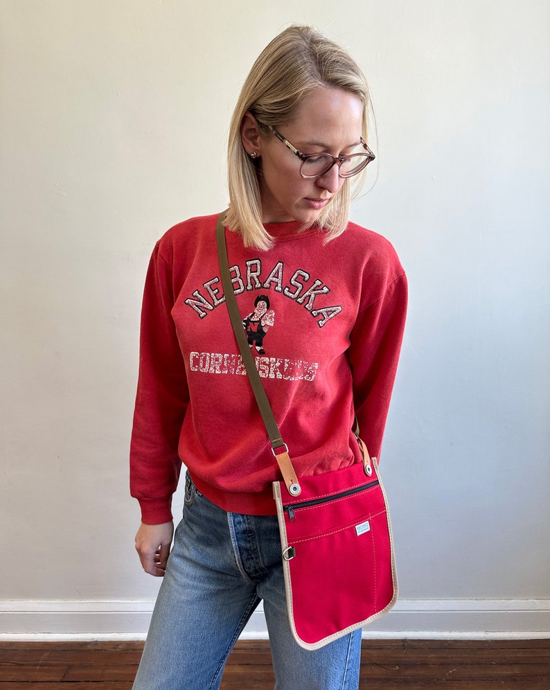 Slanke crossbody en tasorganizer ARTEFACT-handgemaakt in Omaha, NE afbeelding 10