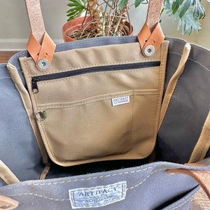 Slanke crossbody en tasorganizer ARTEFACT-handgemaakt in Omaha, NE afbeelding 8