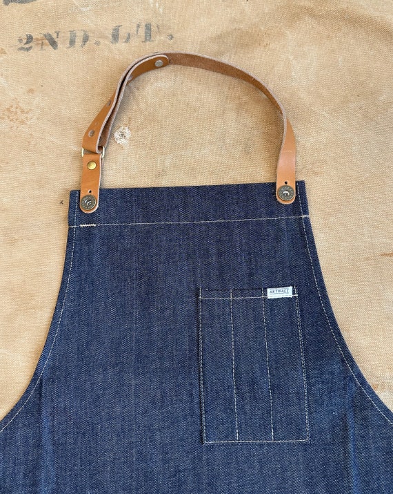 Workshop Apron in Waxed Canvas W/ Removable Leather Strap ARTIFACT Handmade  in Omaha, NE -  Canada