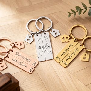 Anpassat nyckelringsset för par, personlig 2-delat matchande nyckelring, inflyttningspresent, present till husägare, förlovningspresent/bröllopspresent
