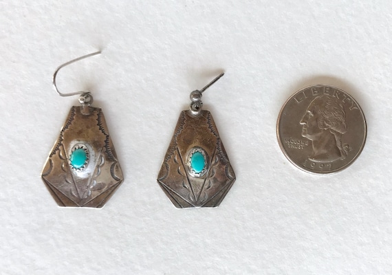 Unusual Double Curb Chain Design w 2 Petit Point Cabs Prob Native SW 1930s Poss Vintage Screwback Earrings Sterling Silver /& Turquoise