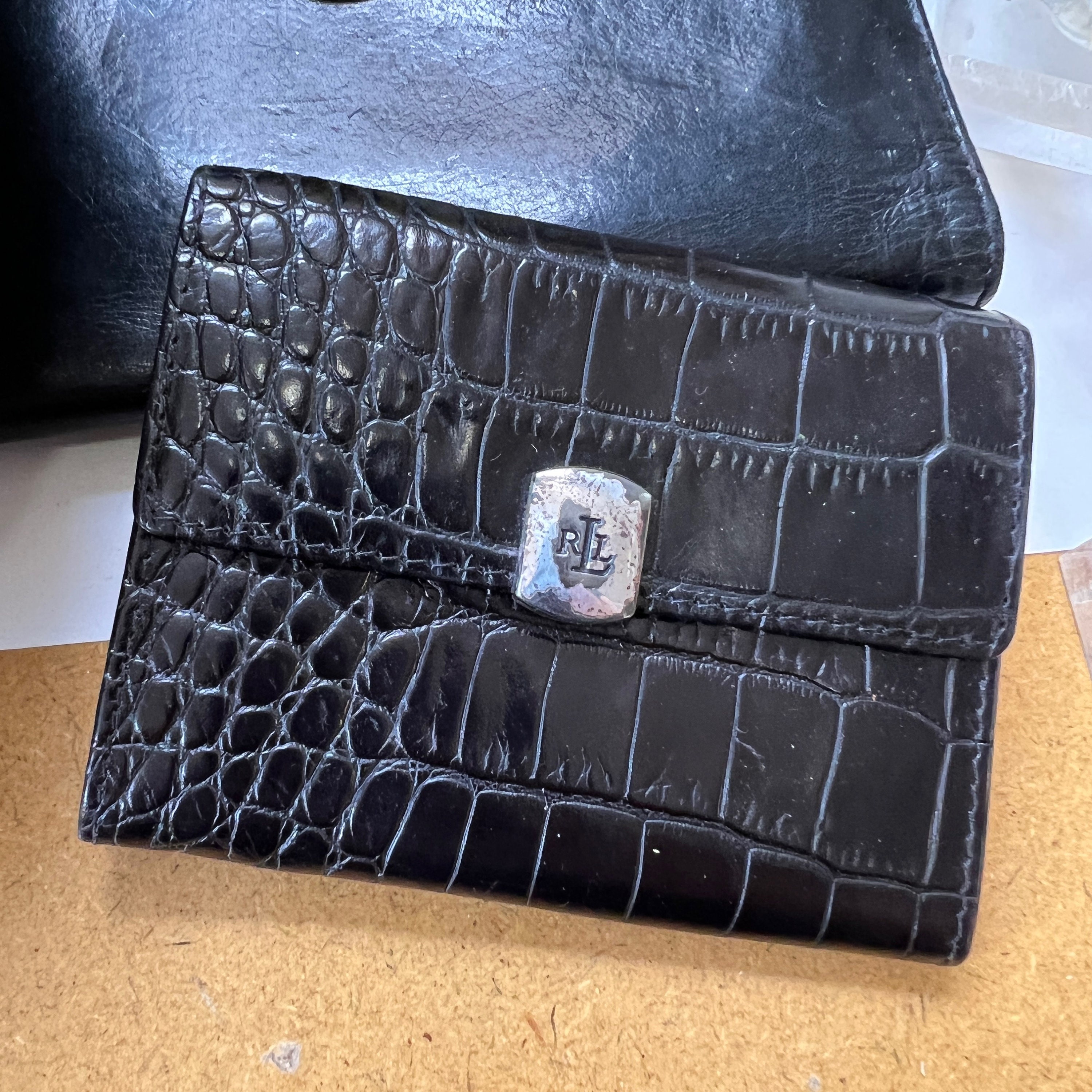 Black Vegan Alligator Leather Bifold Wallet – Urban Desert Brands