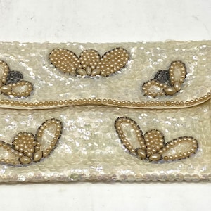 Vintage La Regale Product Japan Pearl Bead Bees Sequin Clutch Purse - Boda formal Lentejuelas iridiscentes Cuentas de plata Perlas Cierre a presión