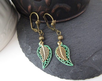 Pendientes de hoja, EN VENTA!!! Pendientes de hoja de latón antiguo, pendientes pintados de patina, joyería de patina, joyería botánica de la naturaleza, joyería de hoja, Boho