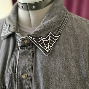Spindelnätsspetsade lappar för krage - Vita