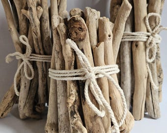 Branches rondes épaisses en bois flotté : 3 options de taille pour l'artisanat et la décoration côtière