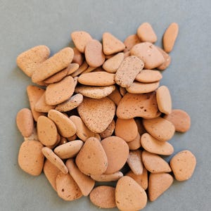 Flat Terracotta Shards 30 - 50 pcs / Tiny Sea Pottery / Small Terracotta Shards / Sea Terracotta Bulk