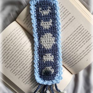 MOON PHASES + STARS Crochet Bookmark Pattern
