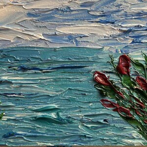 Pintura al óleo original de paisaje marino texturizado, flores rojas, olas del océano, arte empastado, cartón imprimado, pequeña decoración de pared costera, regalo perfecto, arte pequeño