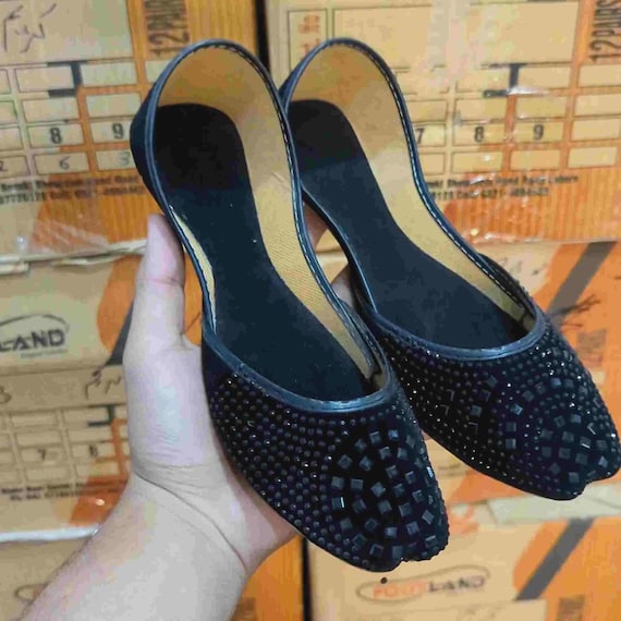 Handmade Black Khussa Shoes, Traditional Pakistani Leather Jutti, Women's Ethnic Footwear