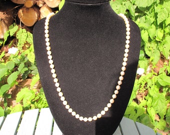 Beautiful string of Cultured Pearls