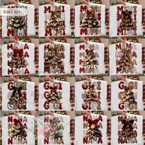 Puede incluir: Camisetas blancas con diseños de árboles de Navidad. Cada camiseta presenta un árbol hecho de estampado de leopardo, adornado con un lazo y un nombre como "MIMI", "MAMA", "GIGI" o "NANA" en varios colores. Ropa festiva.