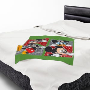 Manta de terciopelo de Mickey Mouse, acogedora manta para niños, manta de dibujos animados, decoración de Mickey, regalo perfecto para los amantes de Disney imagen 9