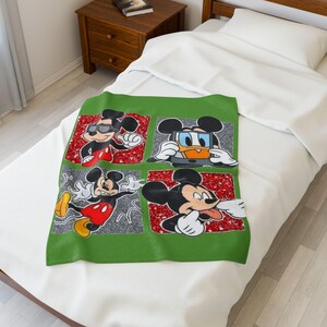Manta de terciopelo de Mickey Mouse, acogedora manta para niños, manta de dibujos animados, decoración de Mickey, regalo perfecto para los amantes de Disney imagen 3
