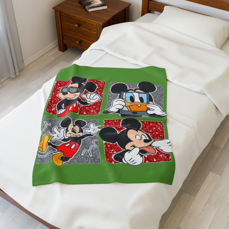 Manta de terciopelo de Mickey Mouse, acogedora manta para niños, manta de dibujos animados, decoración de Mickey, regalo perfecto para los amantes de Disney imagen 3