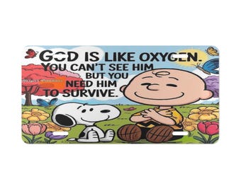 Tablica rejestracyjna z napisem „Charlie Brown i Bóg jest jak tlen” | Tablica rejestracyjna z motywem inspirującym