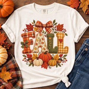 Lettres patchwork automnales PNG, motif de sublimation automnal, motif de t-shirt d'automne PNG, motif de t-shirt à carreaux citrouille, motif imprimable automnal chaleureux, motif de tasse