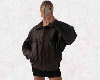 Vintage Braune Oversized Lederjacke für Frauen - Baggy Loose-Fit 90er Jahre Boyfriend Bomber, Distressed Streetwear