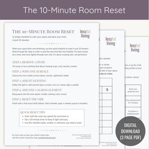 Könnte beinhalten: Digitaler Download eines 3-seitigen PDF-Checklists mit dem Titel "The 10-Minute Room Reset" von Lessful Living. Die Checkliste enthält Schritte, um Ihren Raum und Geist zu beruhigen, mit schnellen Reset-Tipps. Minimalistisches Design.