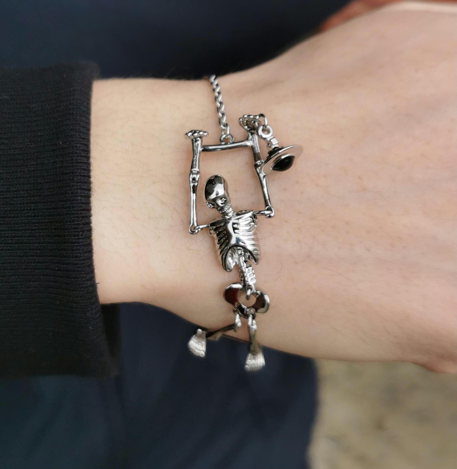 【Vivienne Westwood】Skeleton ブレスレット シルバー Silver Skeleton Bracelet by Vivienne Westwood on Sale
