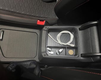 Storage tray for Seat Tarraco under the center armrest