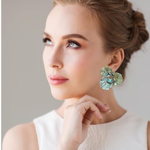 Vintage 80s Flower Earrings with Crystal Center, Retro Floral Jewelry, Statement Earrings, 1980s Fashion, Elegant Floral Earrings for Women