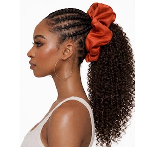 Chouchou surdimensionné en satin Cayenne | Élastique à cheveux géant fait main | Doux pour les cheveux naturels | Rouge-orange