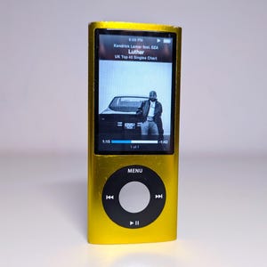 iPod Nano 5th Gen 8GB Gold/Black custom, New battery, Good condition