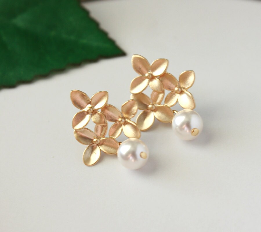 Flower Pearl Earrings For Wedding, Hydrangea Flower Earrings Dangles, Bridesmaid Jewelry For Bride, Spring Summer Wedding, Pearl Jewelry
