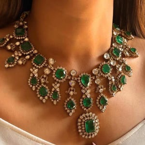 Sabyasachi Amrapali Jewelry Inspired Royal Victorian Gold Emerald Green Doublet Uncut Moissanite Faux Polki Kundan Zirconia Diamond Necklace
