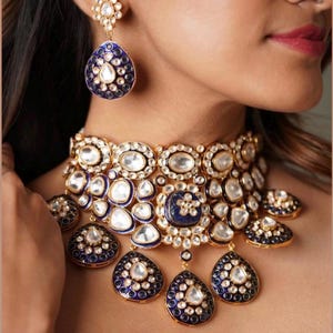 Conjunto de collar de novia con aretes estilo indio de gran tamaño, sin cortar, estilo Meenakari, de imitación de Polki Kundan, de la mejor calidad, inspirado en Sabyasachi