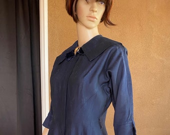 Vintage 40s-50s . Taffetas shirt waist full skirt navy blue dress. Neck velvet bow. S/M