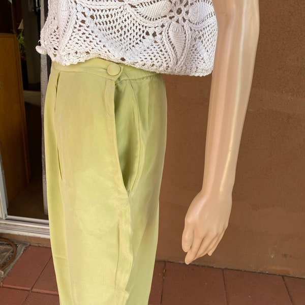 Vintage 80's-Pleated pale green silk dressy pants with lining. Button on side.Size 14. PATRICK Women's collection.