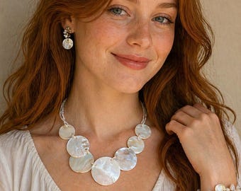 Vintage 80's - Statement Mother of Pearls 3 pieces set. Necklace, earrings, bracelet.