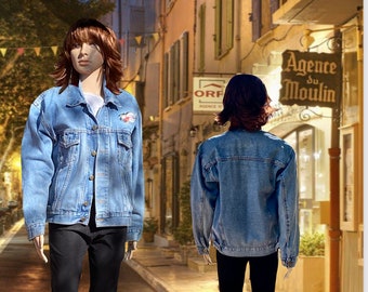 Vintage 90's - VANTAGE 300 mm and Beyond. UNISEX loose fitting Denim jacket.