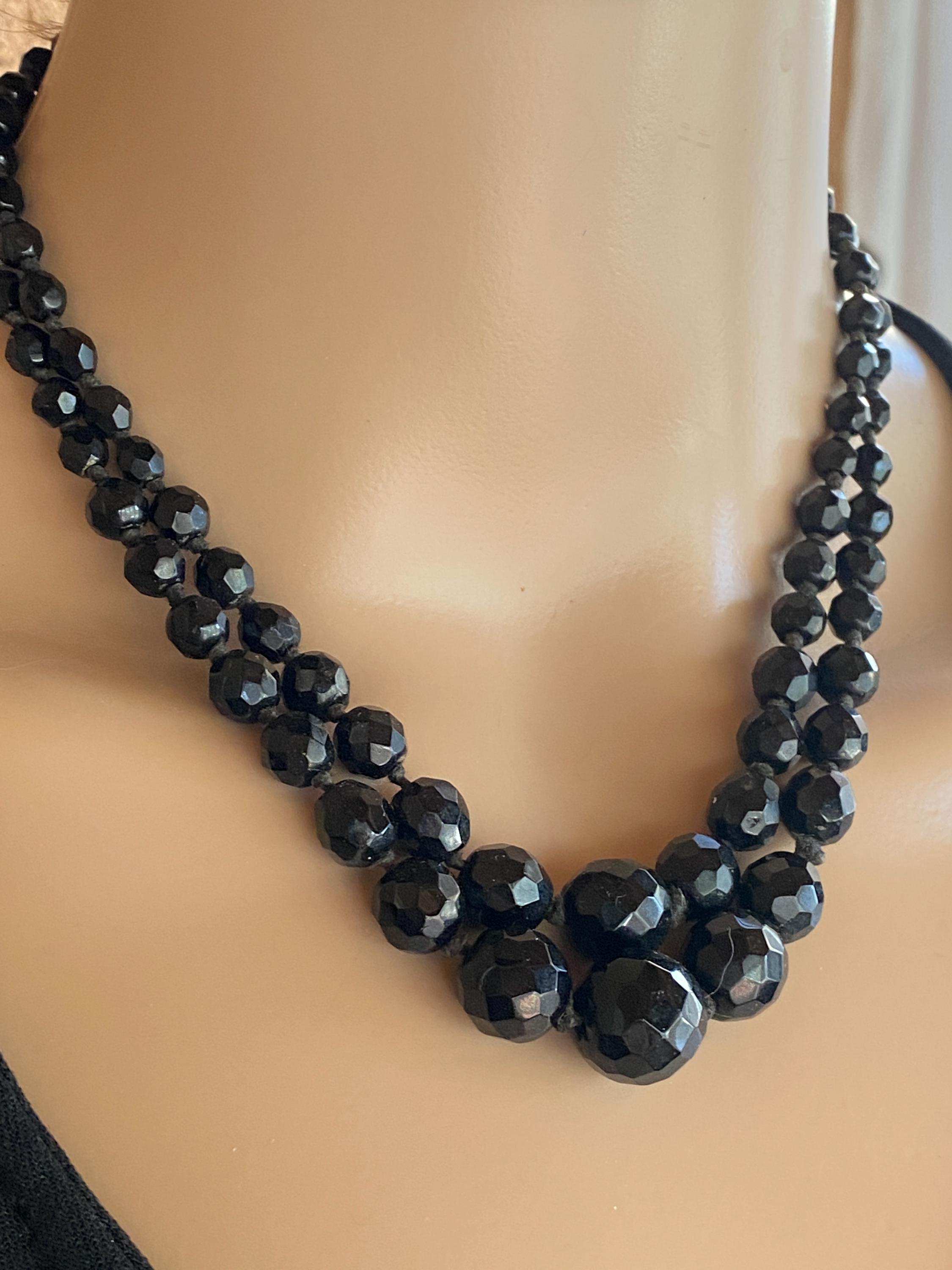 Collier Ancien En Perles De Jais Facettées Double Rang – 53 Cm – Noir élégant