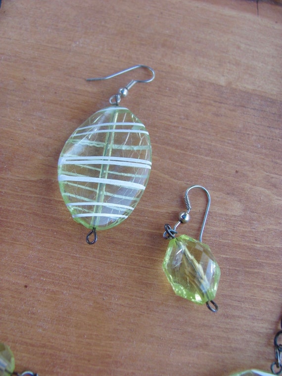 Vintage 70's- Transparent striped pale green plas… - image 7