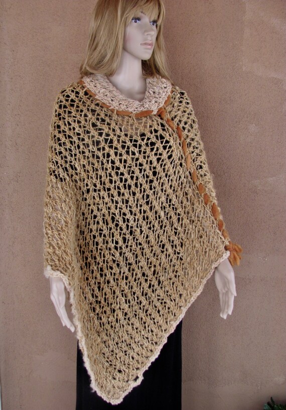 Vintage 1970's - Sexy Woolen Poncho  - Bi color l… - image 2